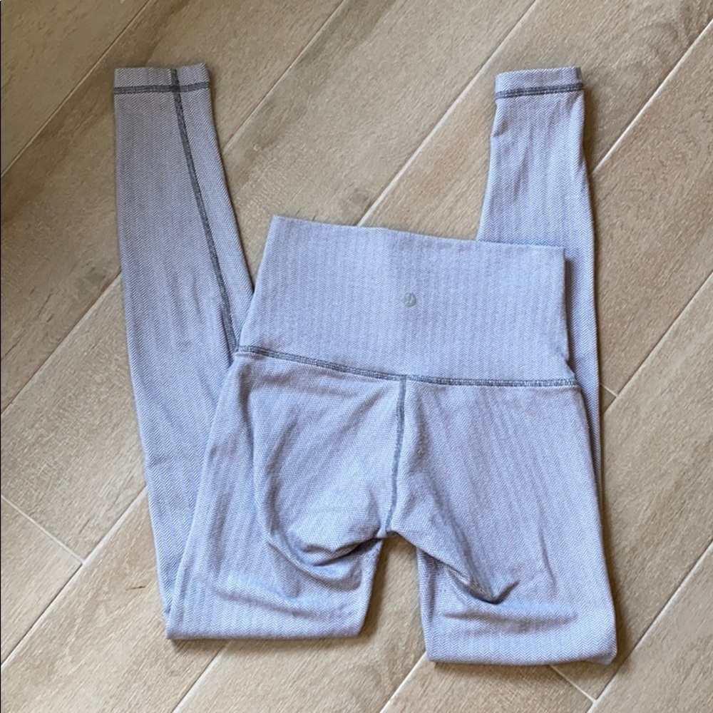 Women’s Lululemon *rare* ghost herringbone legging